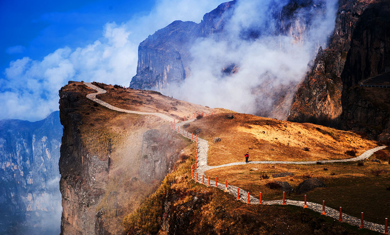 Zhaotong Travel Weather and Climate in April