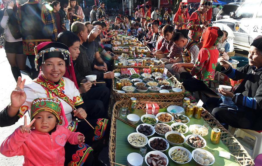 4 Days Long Street Banquet Festival and Yuanyang Rice Terraces Photography Tour