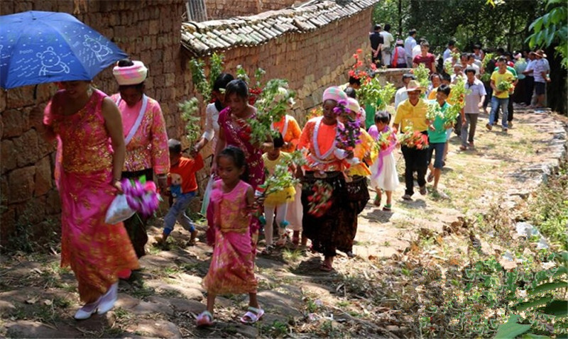 Flower-collecting and Water Splashing Festival of Dai Ethnic Minority in Jinggu County, Puer