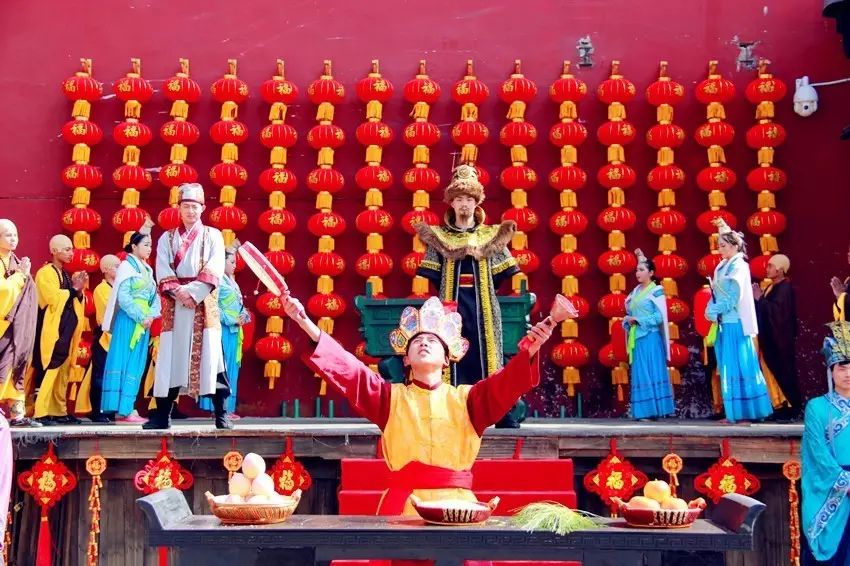 Heaven Worshipping Ceremony of Naxi Ethnic Minority