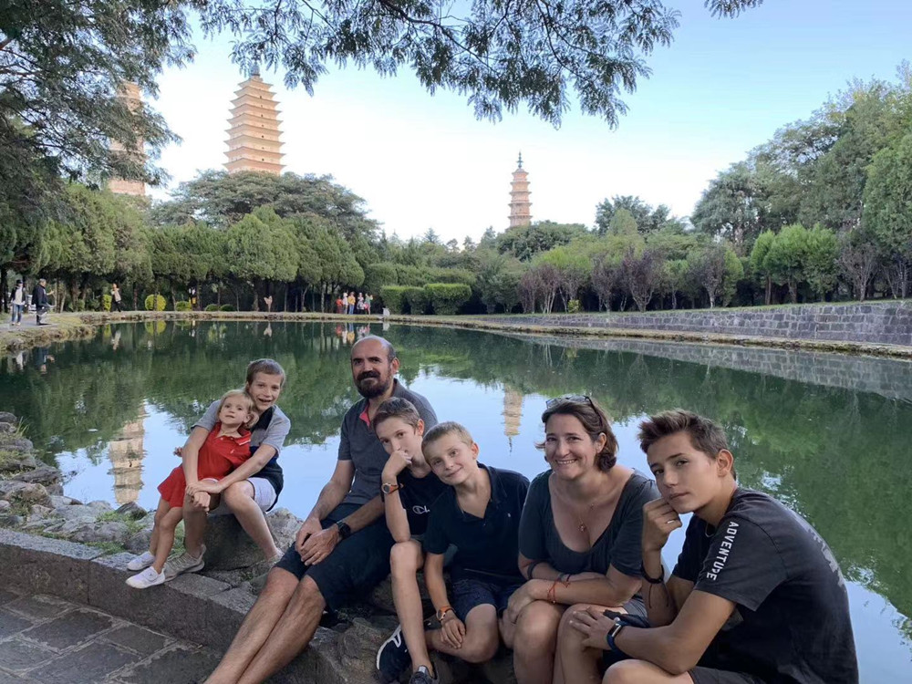Weigang Chen-Dali Tour Operator