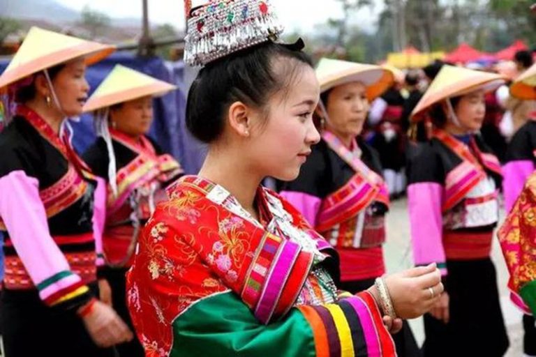 The Bathing Festival of Huayaodai Ethnic