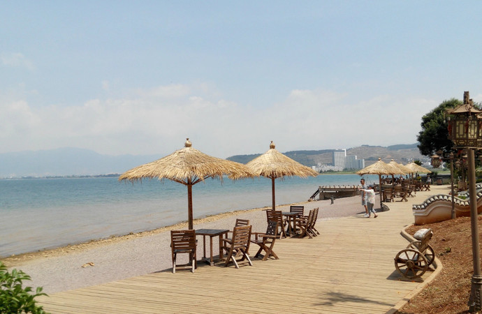 The Cherry Valley of Fuxian Lake, Yuxi