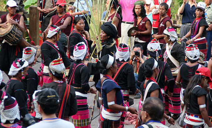 Cattle-butchering Dance of Wa Ethnic Minority