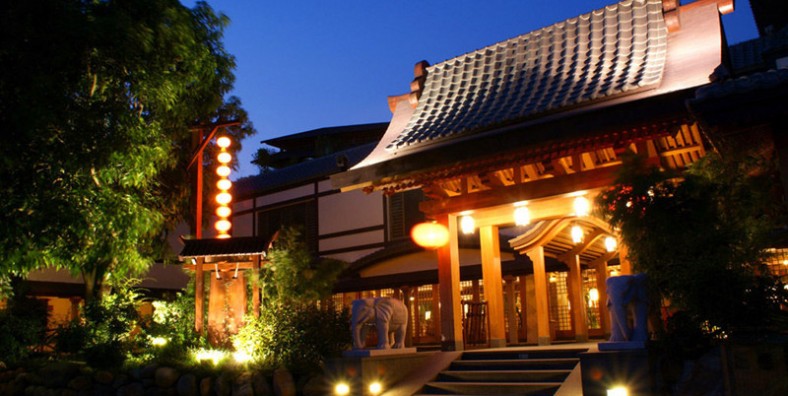 Jiuqitai Hot Springs in Eryuan County, Dali