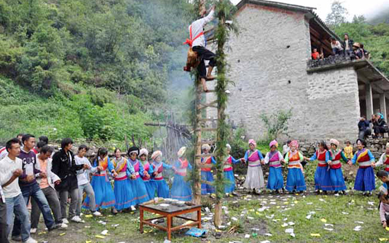 Knife-ladder-climbing Festival of Lisu Ethnic Minority in Yangbi County, Dali