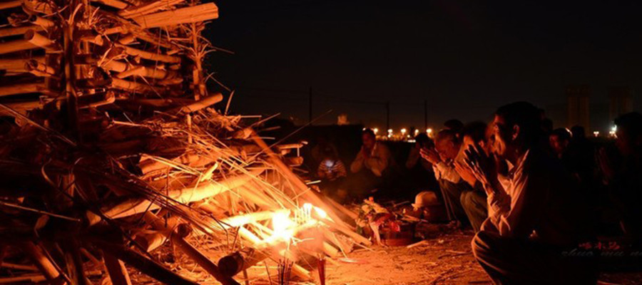 Shaobaichai (Firewood) Festival of Deang Ethnic Minority