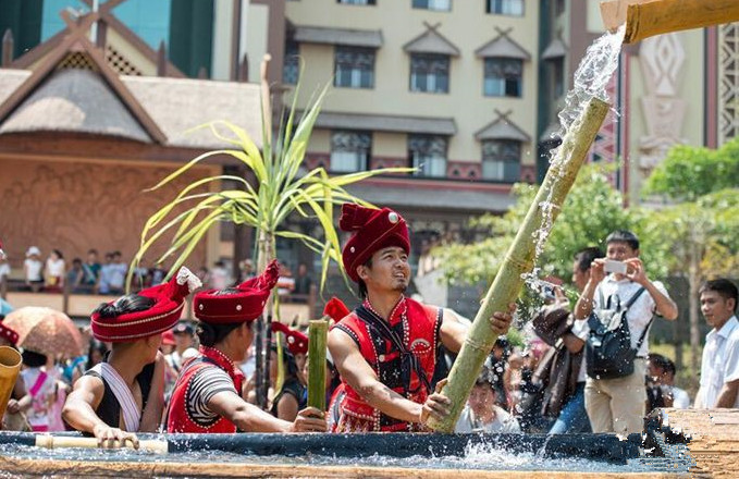 Spring Festival (Xinshuijie) of Wa Ethnic Minority