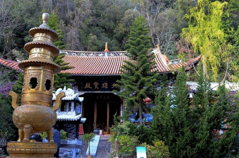 WuhuaAn Temple of Jizu Mountain in Binchuan County, Dali