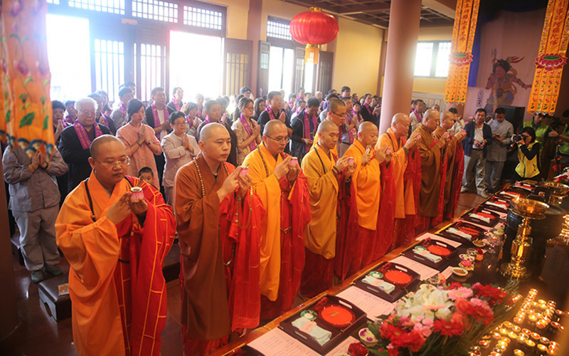 Buddhābhiṣeka Puja of Samghārāma Fortune God in Longquan Temple of Luxi County, Honghe