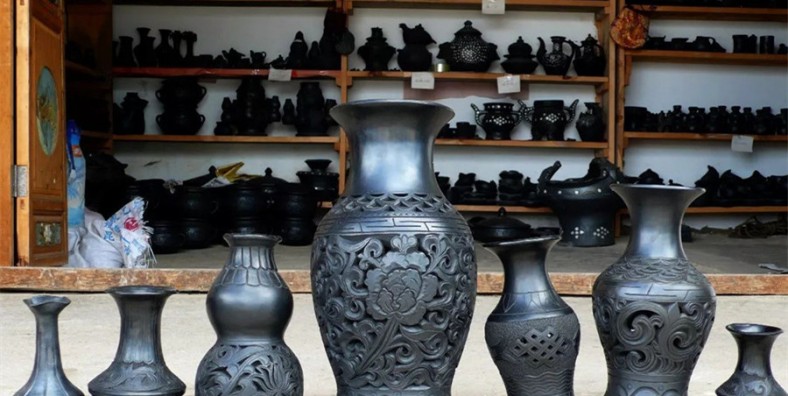 Nixi Pottery Village in Shangri-la, Diqing