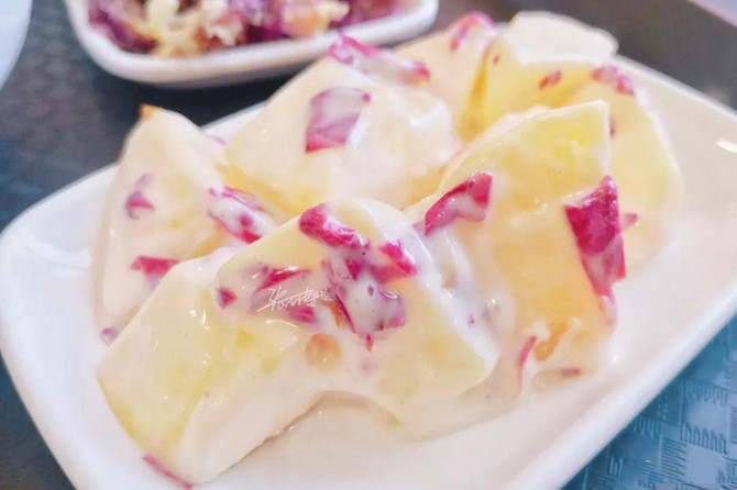 Rose dishes in Yunnan University