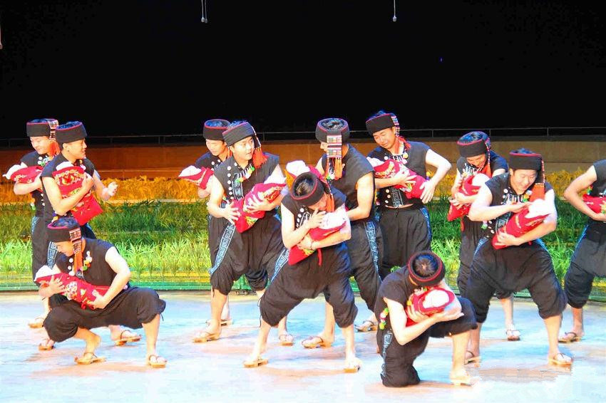 Four Seasons Production Ditties of Hani Ethnic Minority