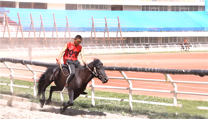 Horse racing festival in Shangri-La