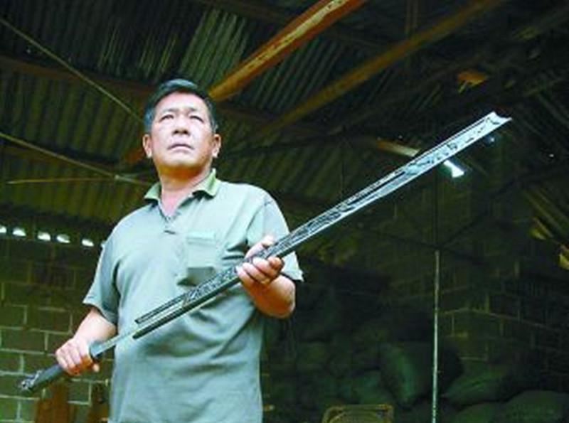 Lou Zongpei – Representative Inheritor of Achang Husa Sword-making Craft Project in Longchuan County, Dehong 