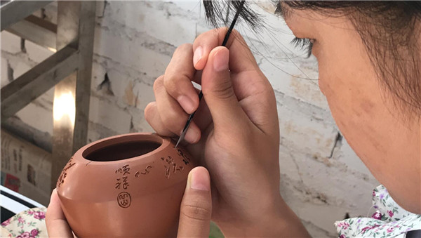 Pottery exhibits show Yunnan’s diverse culture