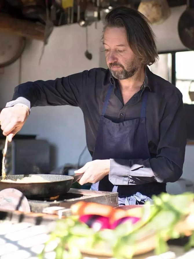Frenchman opens restaurant in Dali, fusing local flavors into western dishes 