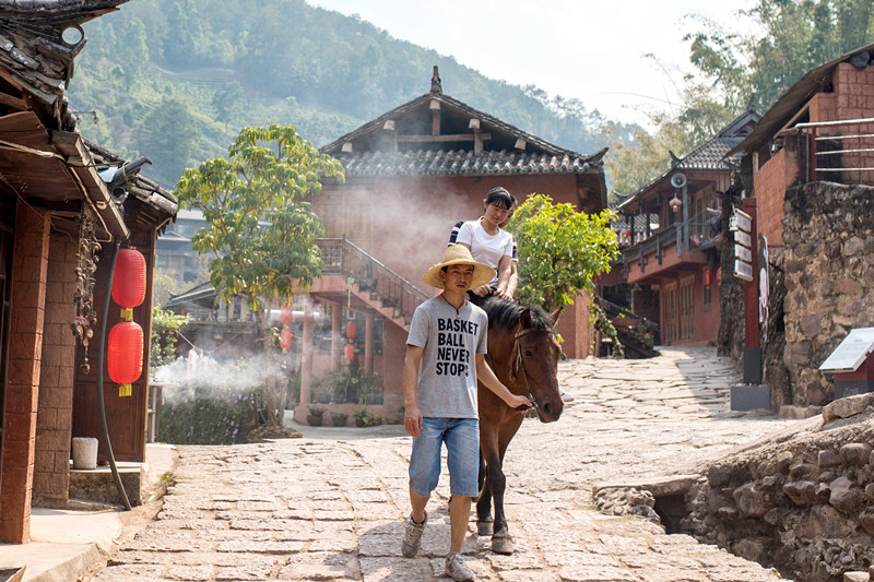 Retrace the old Tea-Horse Road in Nakeli