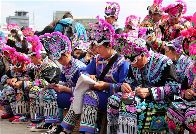 Yi embroidery in Chuxiong, Yunnan