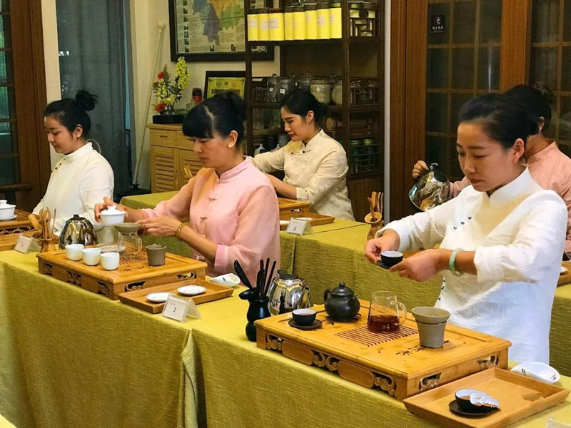 Kunming Tea Art Training Center-侍茶师Tea Sommelier 双语认证课程，优秀结业茶友送认证课件
