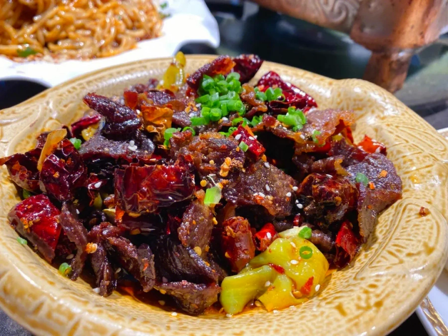 Yipin Loulan Halal Restaurant in Gucheng District, Lijiang