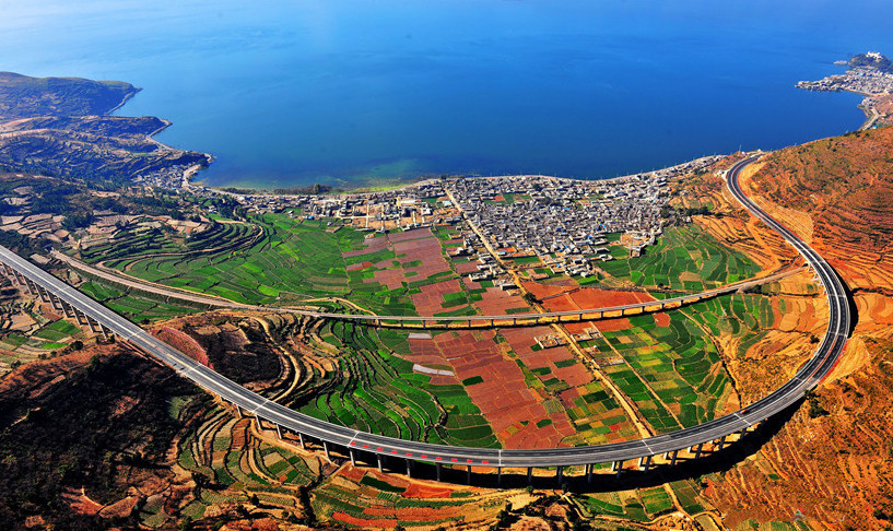 Dali-Lijiang freeway wins national golden award 