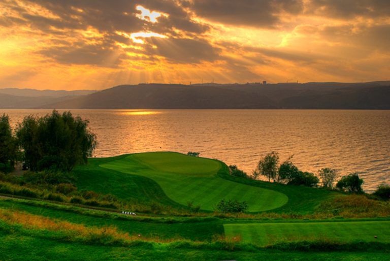 Kunming Spring City Golf & Lake Resort