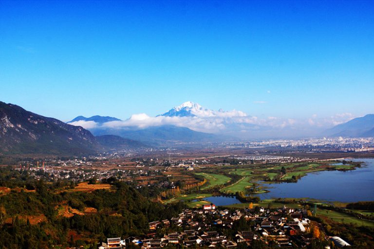 Lijiang Ancient Town Lakefront Golf Club