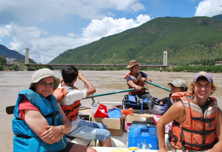 The First Bend of Yangtze River Rafting Tour in Lijiang