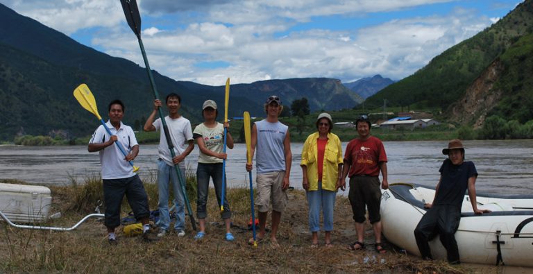 The First Bend of Yangtze River Rafting Tour in Lijiang